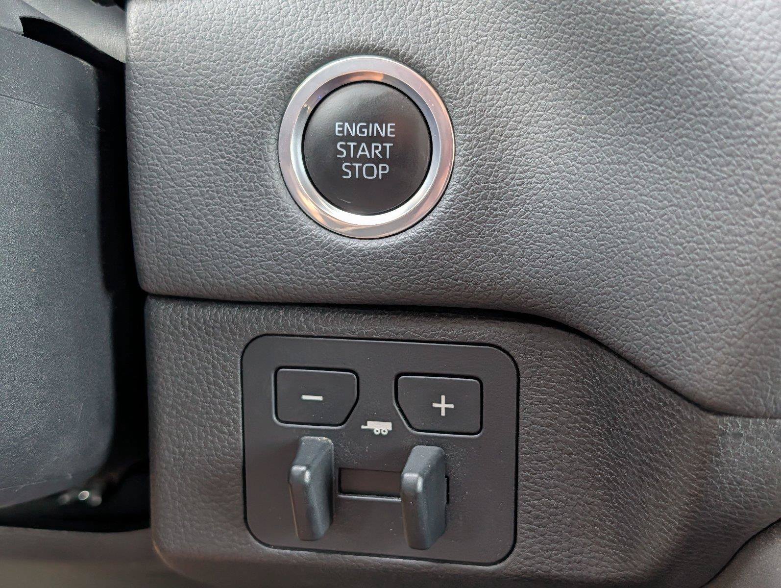 Used 2023 Toyota Tundra Limited AWD/4WD image 28