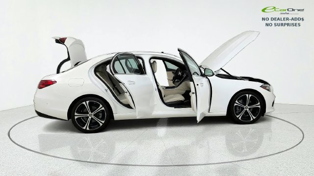 Used 2025 Mercedes-Benz C 300 Sedan image 20