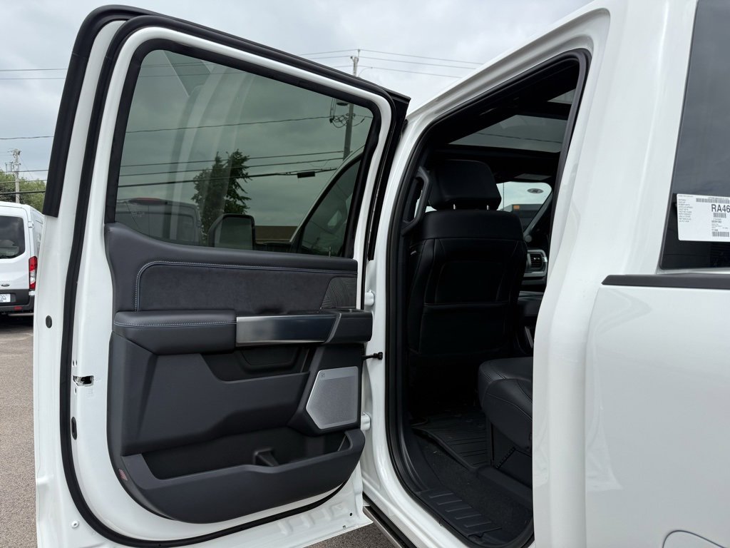 New 2025 Ford F350 Platinum w/ FX4 Off-Road Package image 18