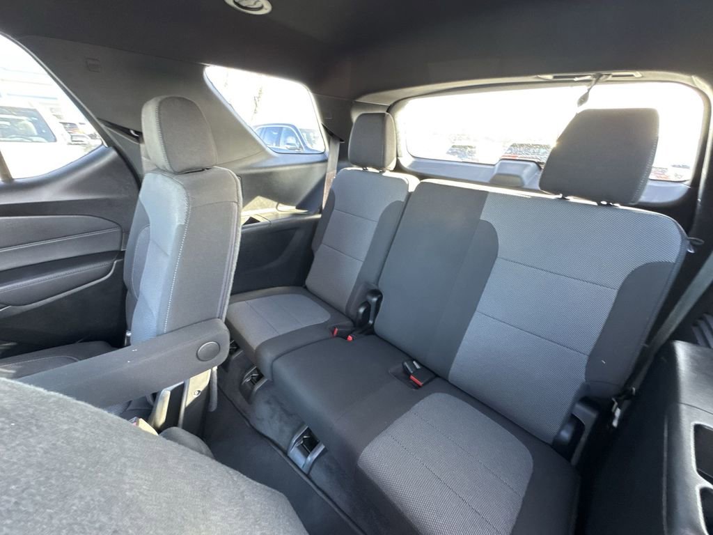 Used 2023 Chevrolet Traverse LT image 23