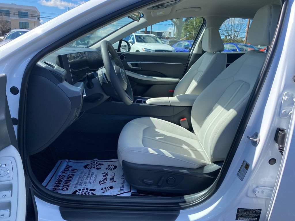 New 2025 Hyundai Sonata SEL AWD/4WD image 12