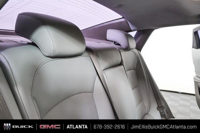 Certified 2018 Chevrolet Malibu Premier w/ Premier Sun and Wheel Package FWD image 24