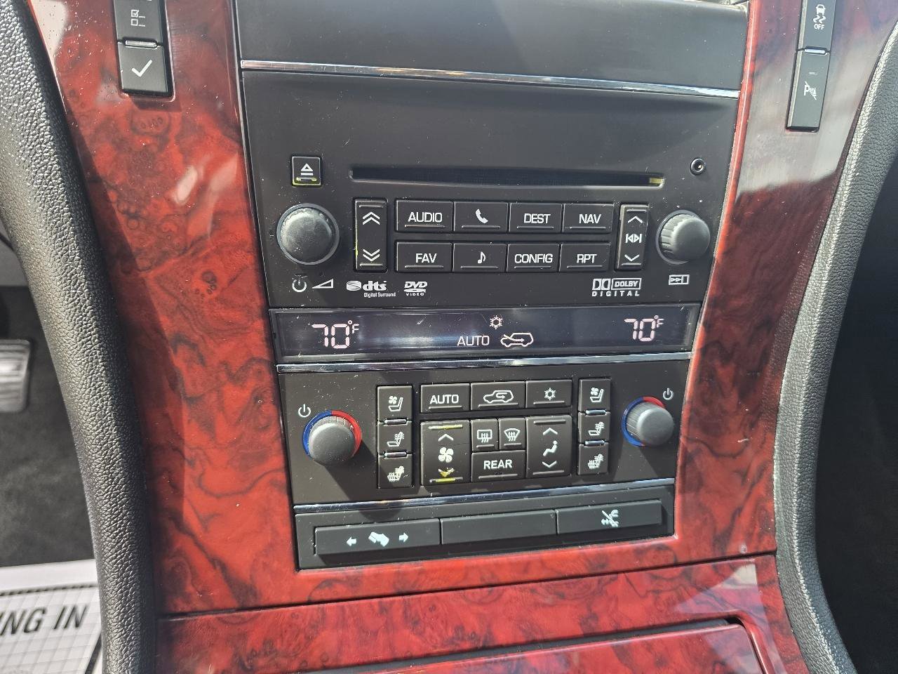Used 2014 Cadillac Escalade Luxury AWD/4WD image 18