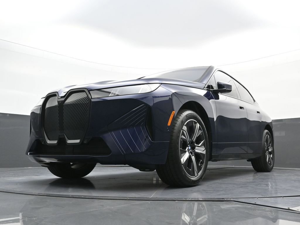 Used 2026 BMW iX xDrive45 w/ Premium Package image 22