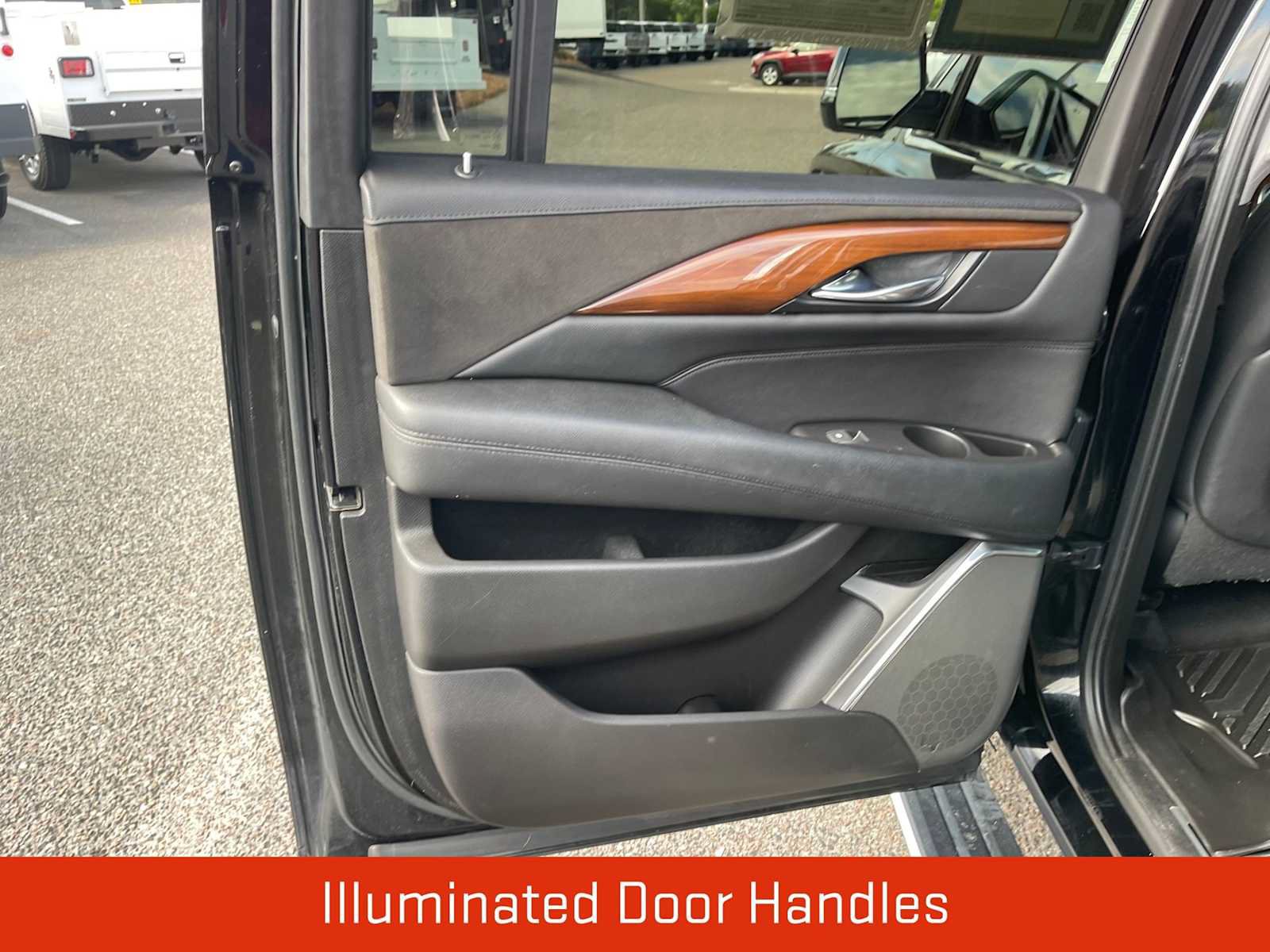 Used 2019 Cadillac Escalade ESV Premium Luxury RWD image 19