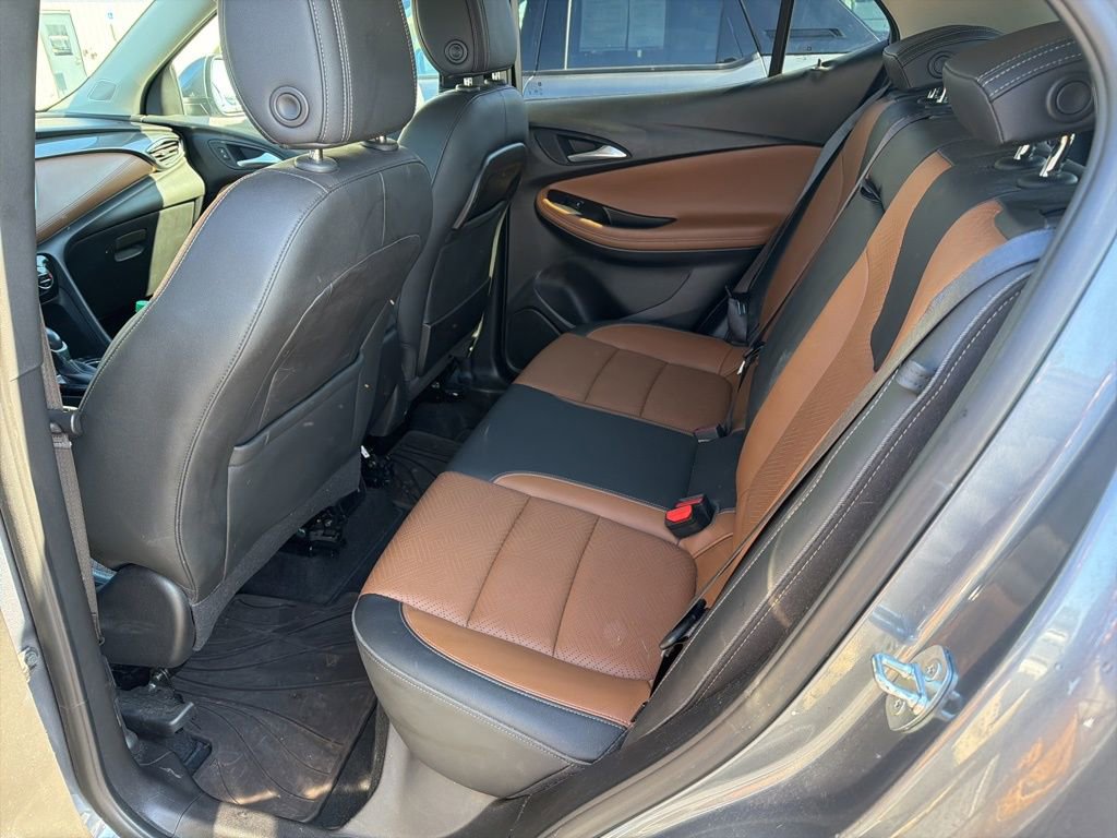 Used 2020 Buick Encore GX Essence image 10