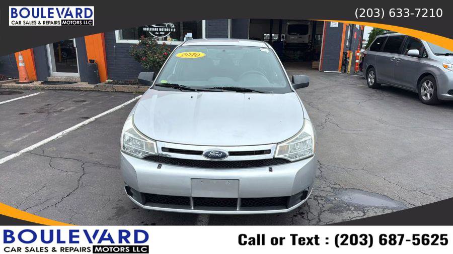 Used 2010 Ford Focus SE image 2