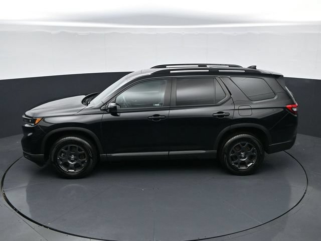 Used 2025 Honda Pilot TrailSport image 38