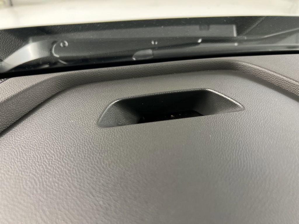 Used 2023 Buick Envision Essence image 23