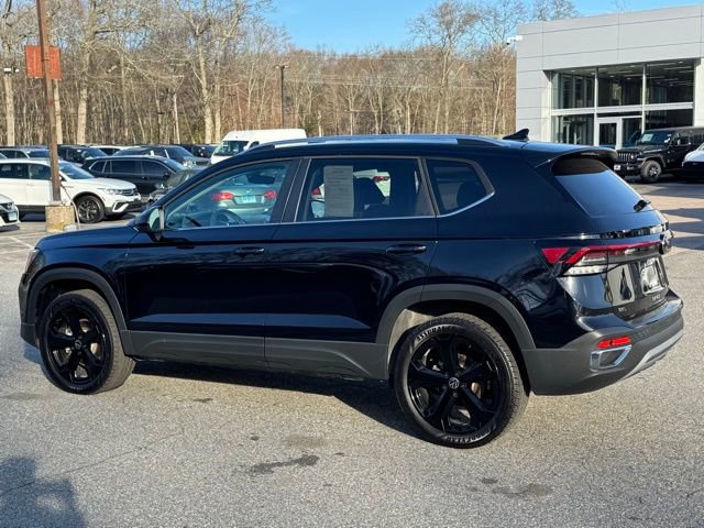 Certified 2025 Volkswagen Taos SEL w/ Black Wheel Plus Package image 7