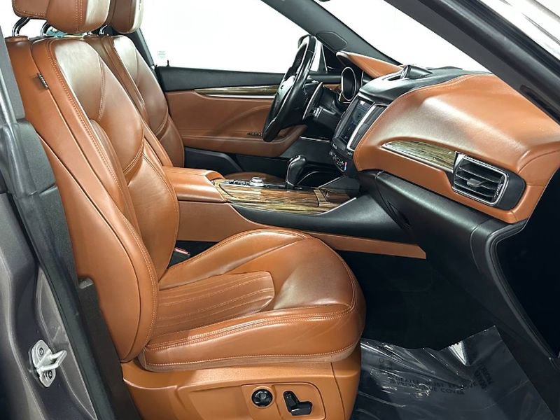 Used 2018 Maserati Levante GranLusso image 20