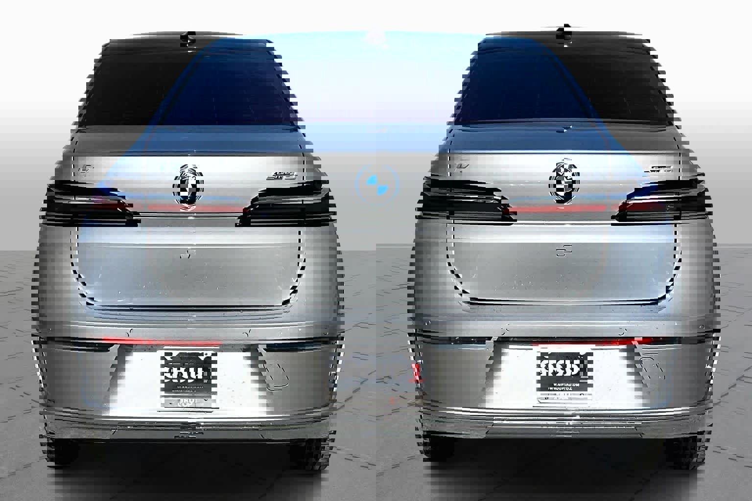 Used 2025 BMW i7 eDrive50 image 4