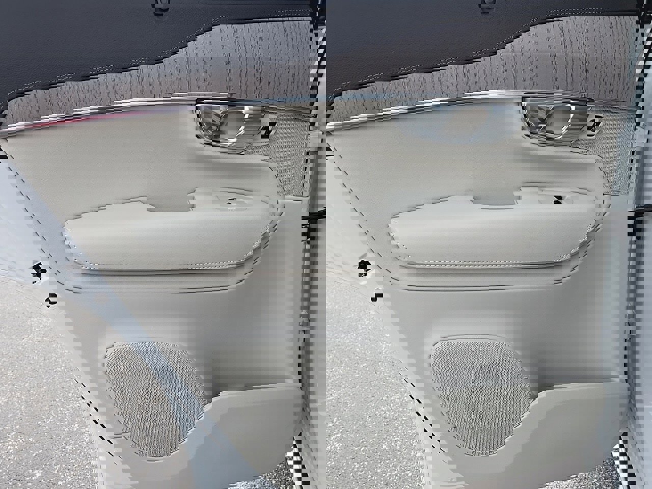 Used 2025 Volvo XC90 B6 Ultra w/ Protection Package Premier image 29