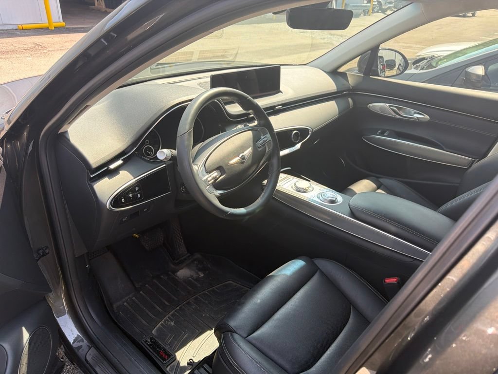 Used 2025 Genesis GV70 2.5T w/ Select Package AWD/4WD image 12
