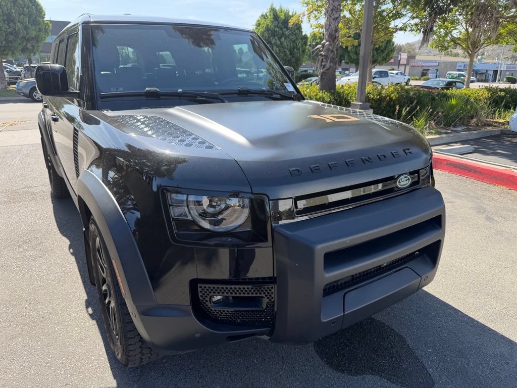 Used 2023 Land Rover Defender 130 SE AWD/4WD image 2