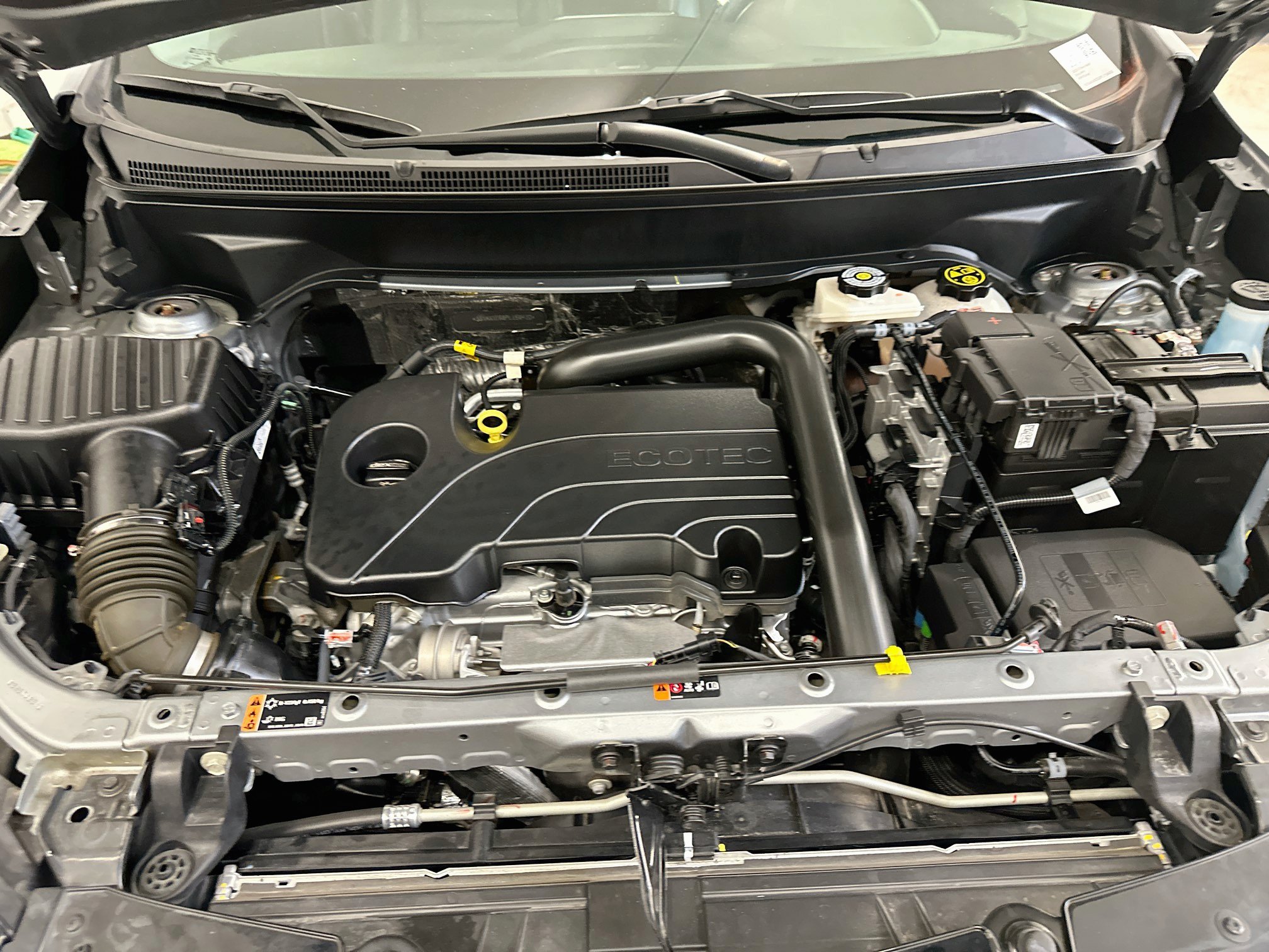 Used 2023 Chevrolet Equinox Premier AWD/4WD image 36