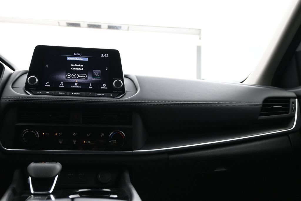 Certified 2025 Nissan Rogue S FWD image 14