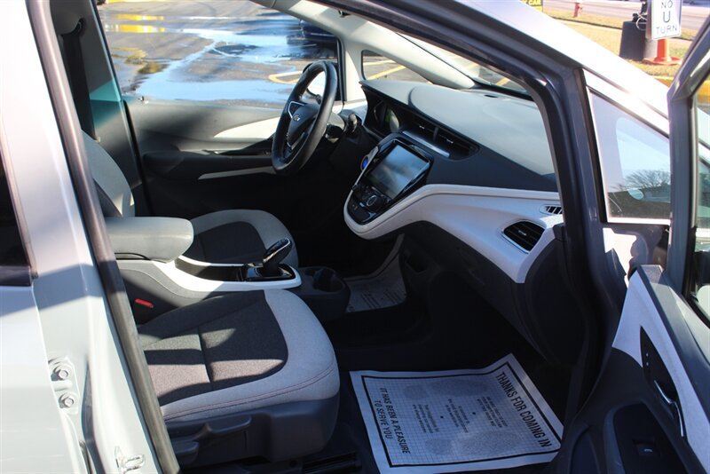 Used 2019 Chevrolet Bolt LT FWD image 11