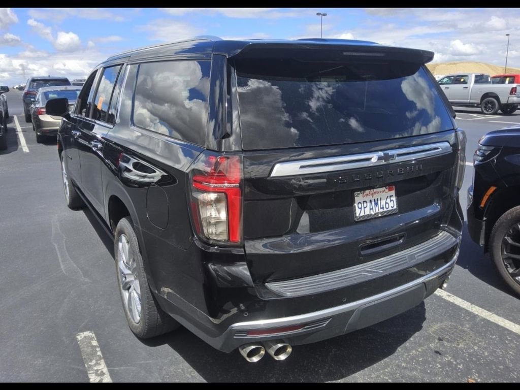 Used 2024 Chevrolet Suburban High Country AWD/4WD image 4