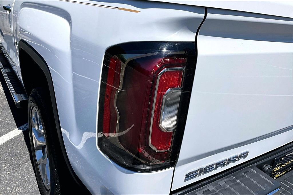 Used 2018 GMC Sierra 1500 SLT w/ SLT Premium Package AWD/4WD image 23