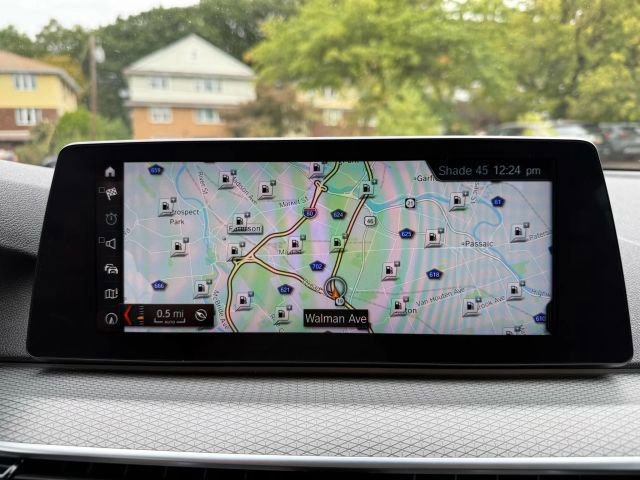 Used 2018 BMW 540i xDrive w/ M Sport Package image 19