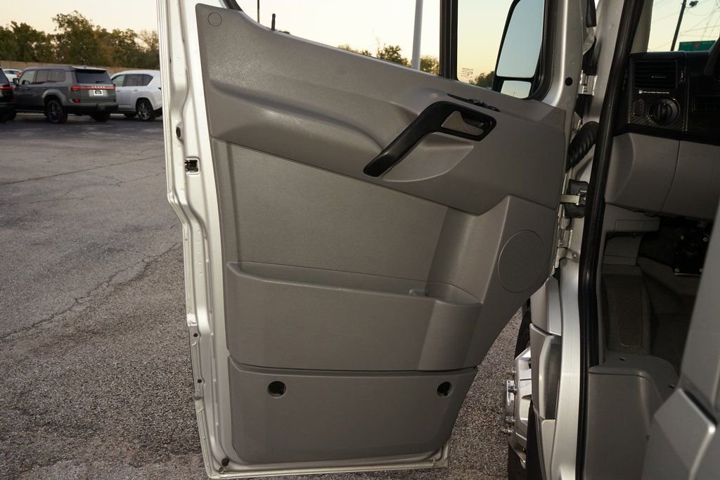 Used 2015 Mercedes-Benz Sprinter 3500 image 20