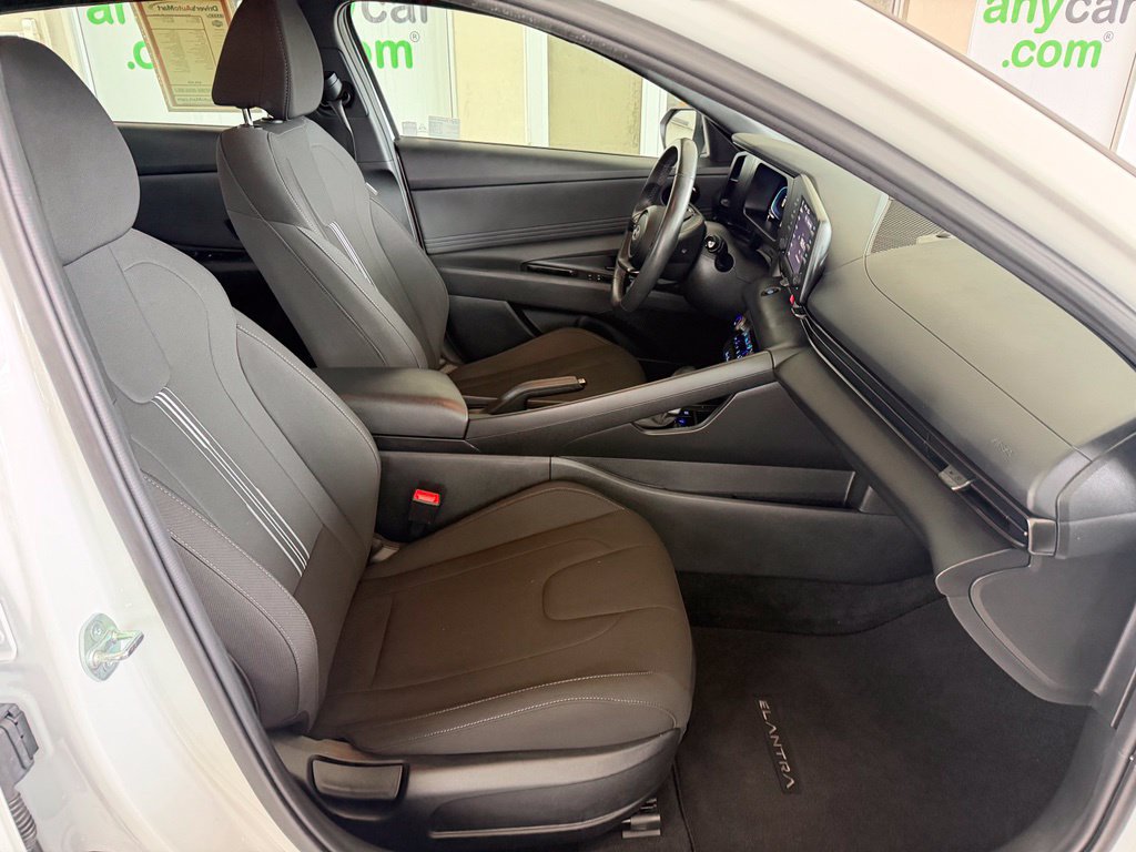 Used 2025 Hyundai Elantra Sport FWD image 20