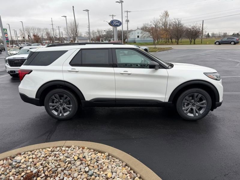New 2026 Ford Explorer Active image 5