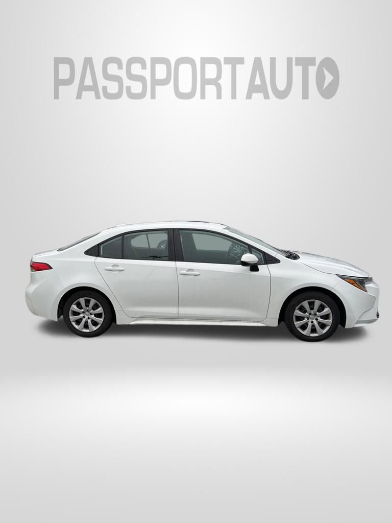 Used 2024 Toyota Corolla LE image 3