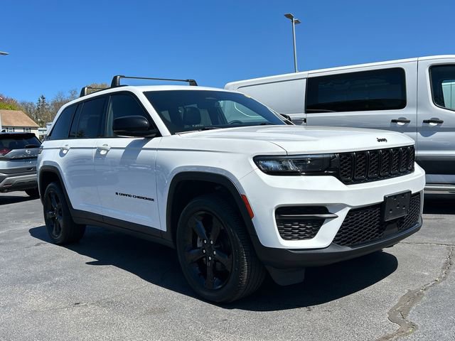Used 2023 Jeep Grand Cherokee Altitude AWD/4WD image 1
