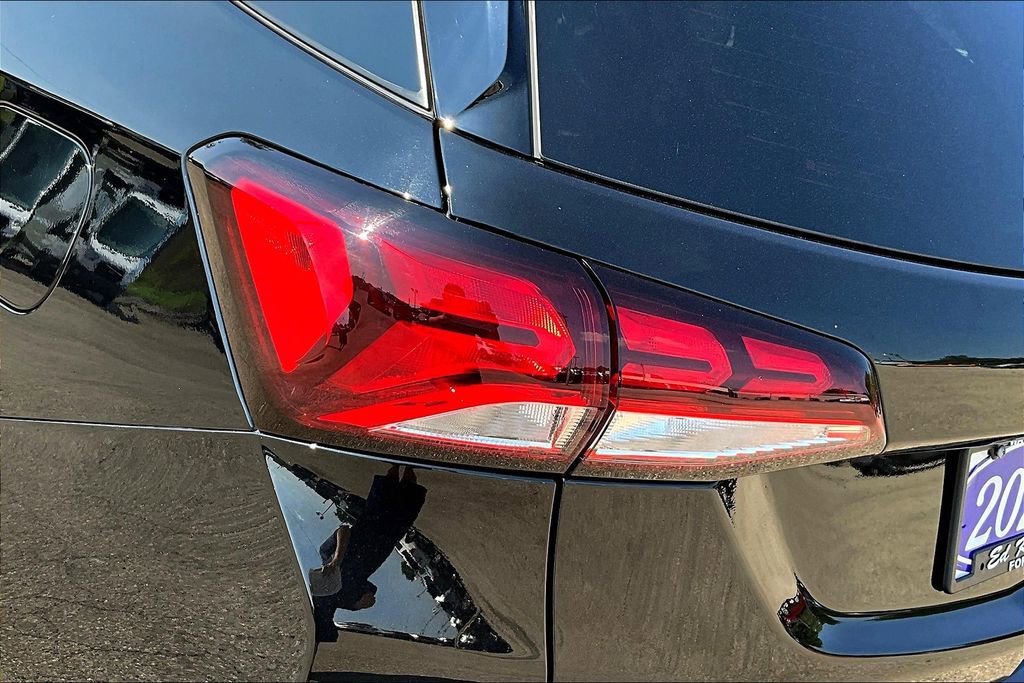 Used 2023 Chevrolet Equinox LT w/ Driver Convenience Package image 29