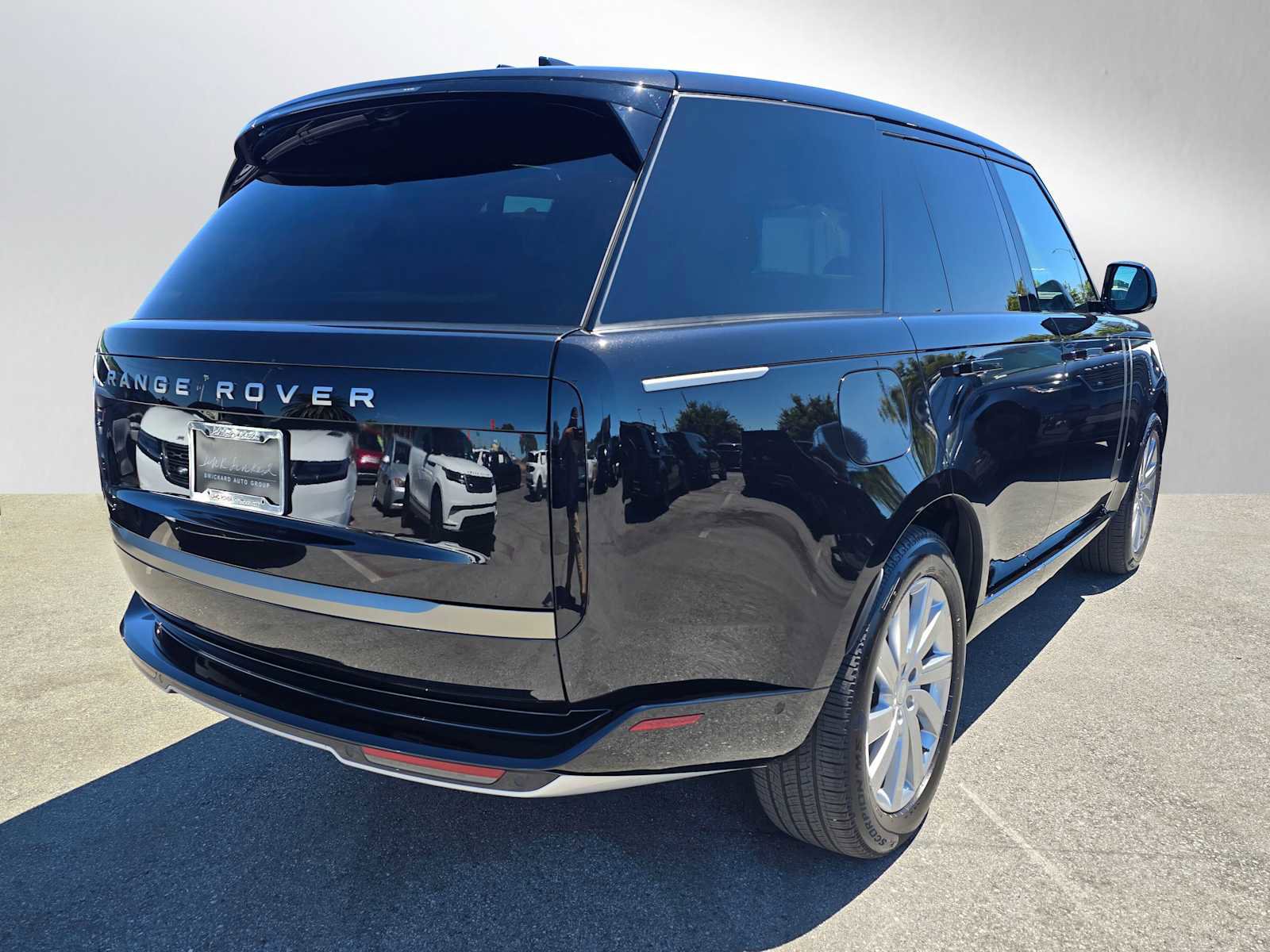 New 2025 Land Rover Range Rover SE image 5