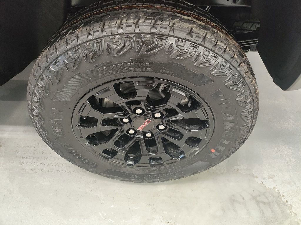 New 2026 GMC Canyon Elevation w/ Convenience Package image 18