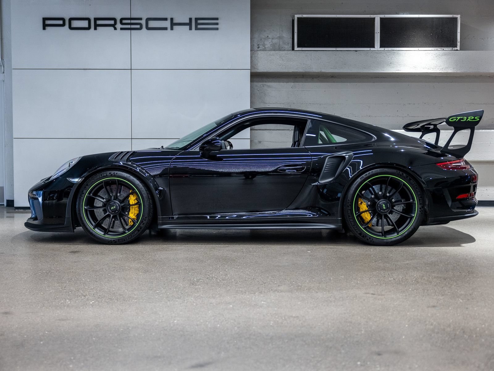 Certified 2019 Porsche 911 GT3 RS RWD image 2