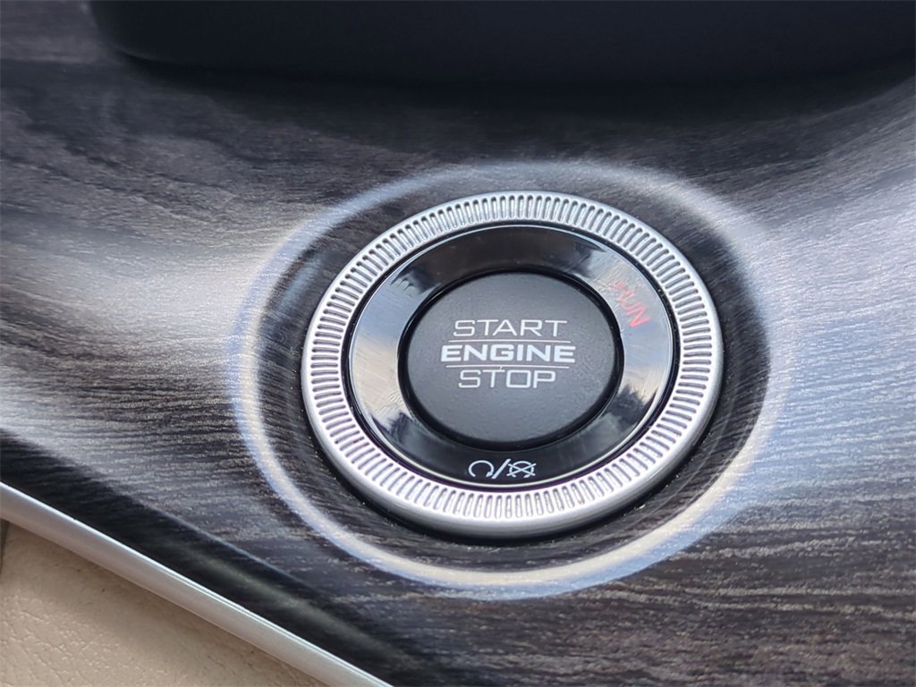 Used 2021 Jeep Grand Cherokee L Limited w/ MOPAR Finishing Package image 17