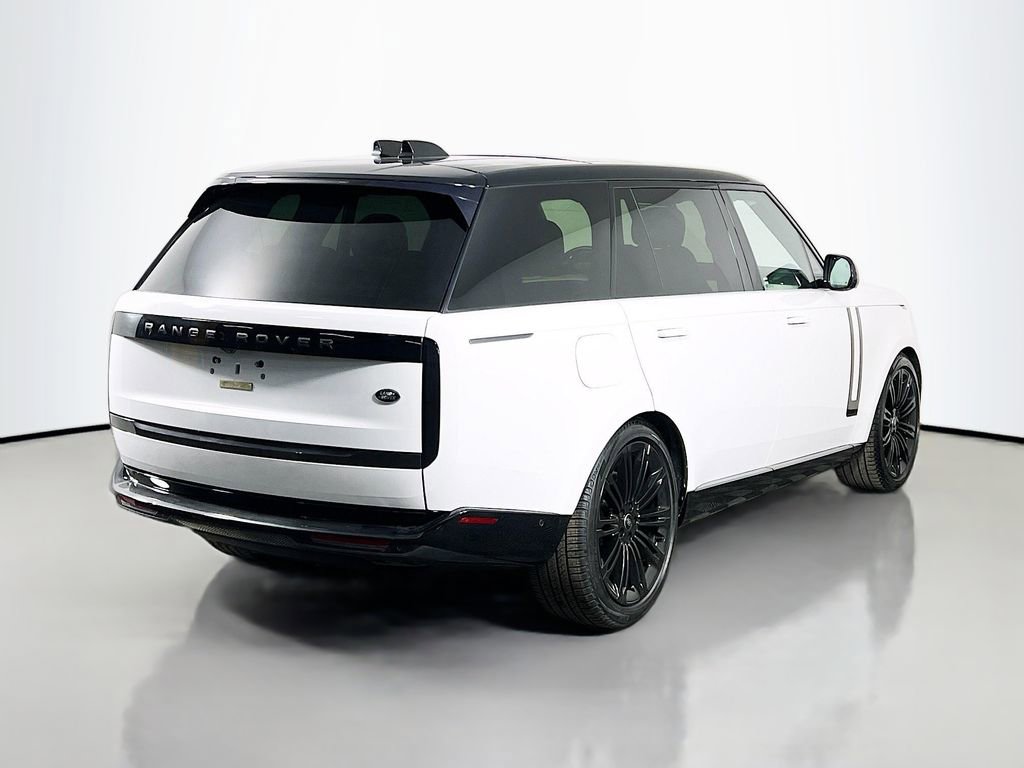 Used 2022 Land Rover Range Rover Long Wheelbase SE image 5
