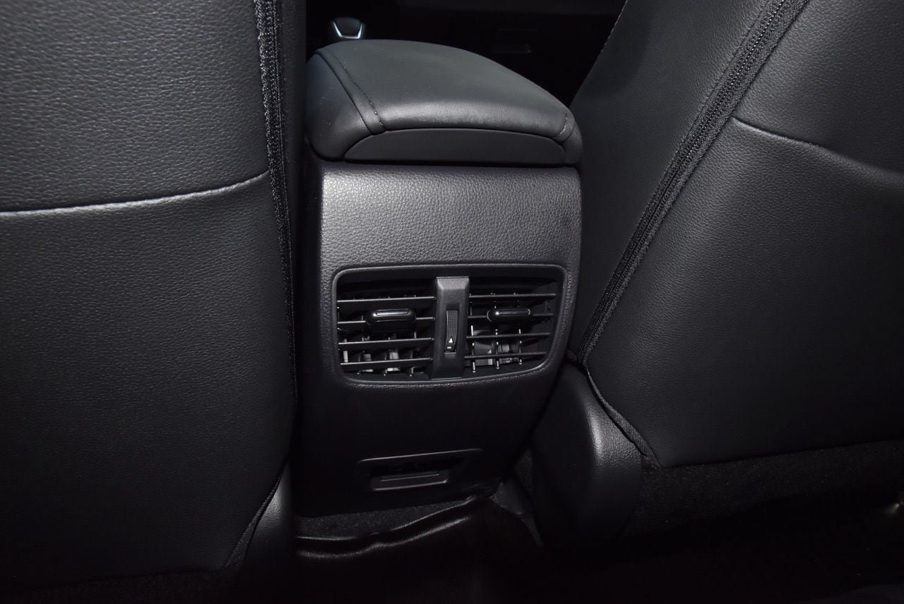 Used 2026 Toyota Corolla Cross XLE w/ Convenience Package FWD image 18
