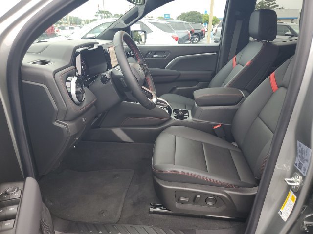 Used 2026 Chevrolet Colorado Z71 w/ Technology Package AWD/4WD image 18