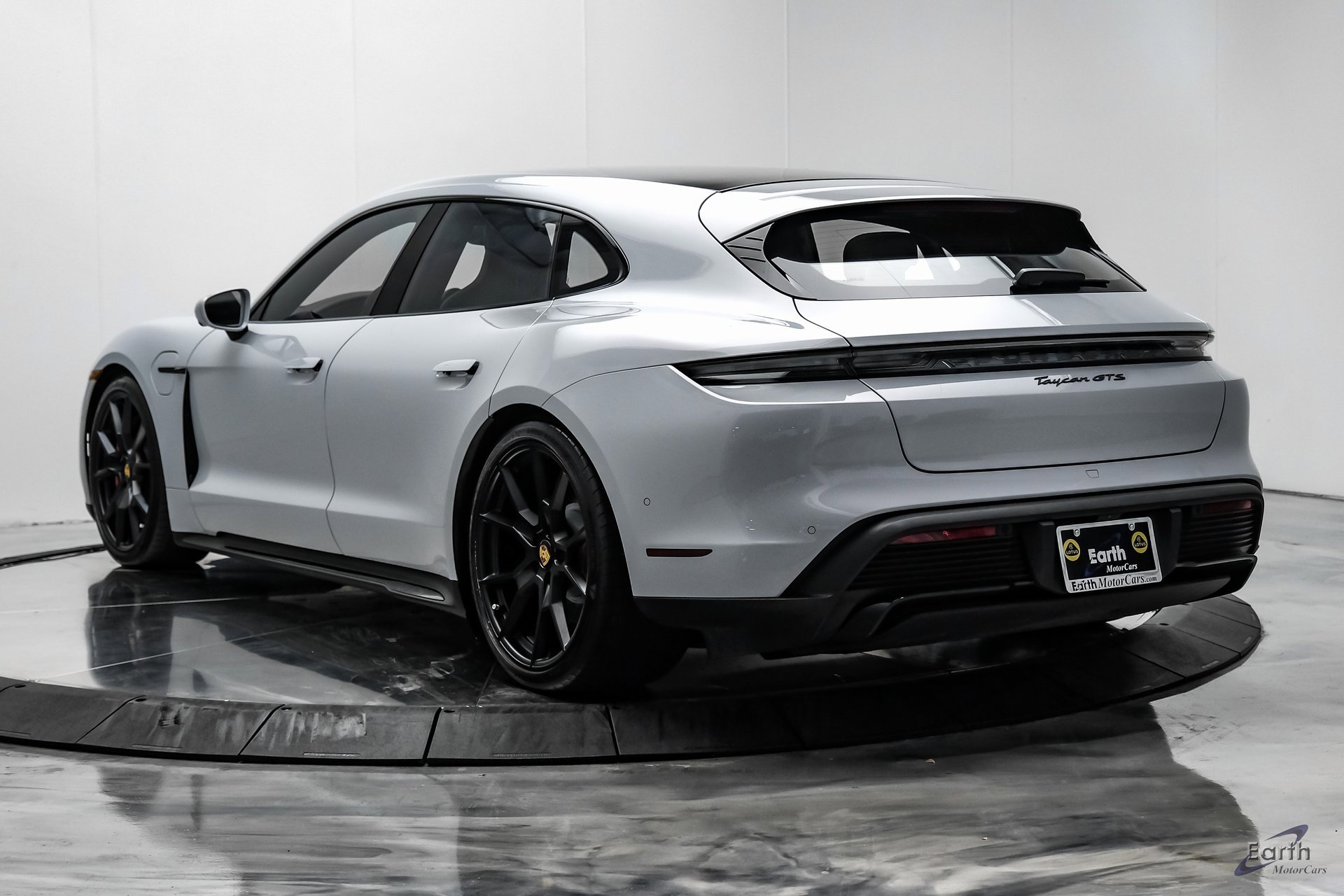 Used 2023 Porsche Taycan GTS w/ Premium Package image 9