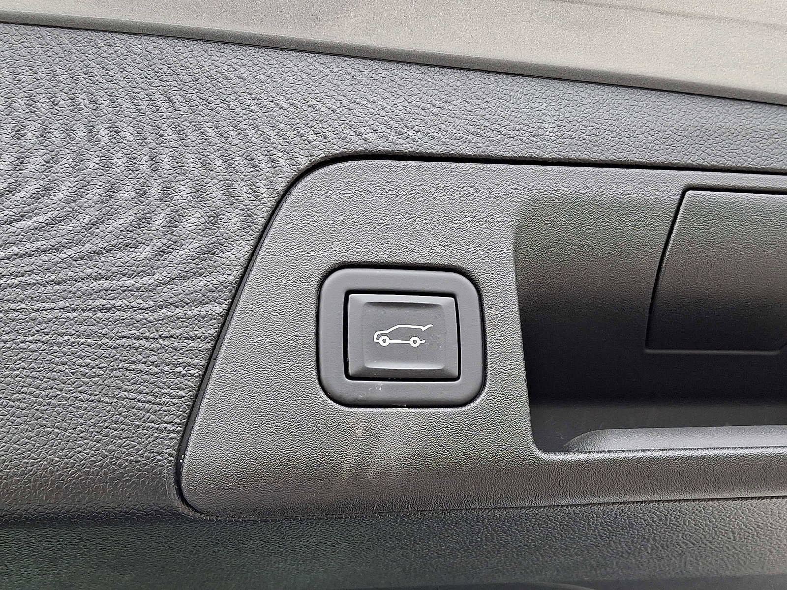 Used 2023 Buick Envision Essence w/ Sport Touring Package image 31