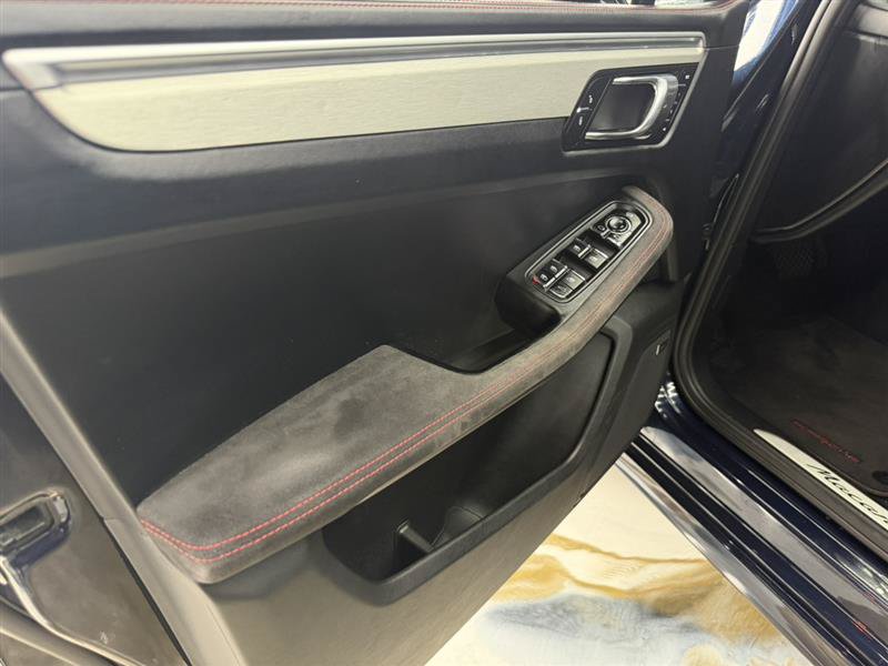 Used 2018 Porsche Macan GTS AWD/4WD image 26