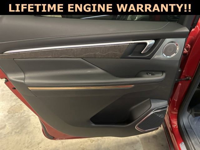 Used 2025 Buick Enclave Avenir w/ Super Cruise Package image 32