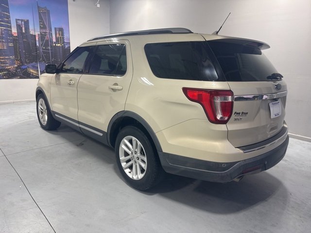 Used 2018 Ford Explorer XLT w/ Equipment Group 202A image 8