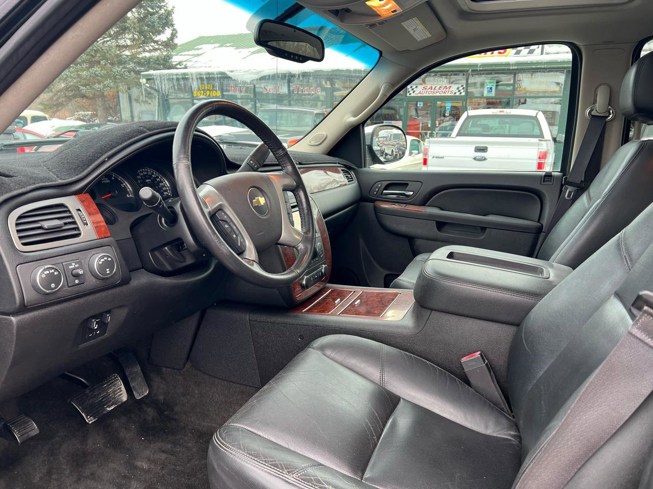 Used 2013 Chevrolet Avalanche LTZ image 7