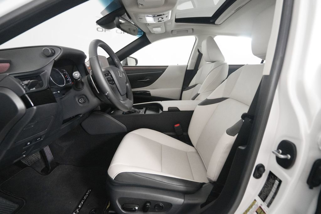 Certified 2025 Lexus ES 350 w/ Premium Package image 9