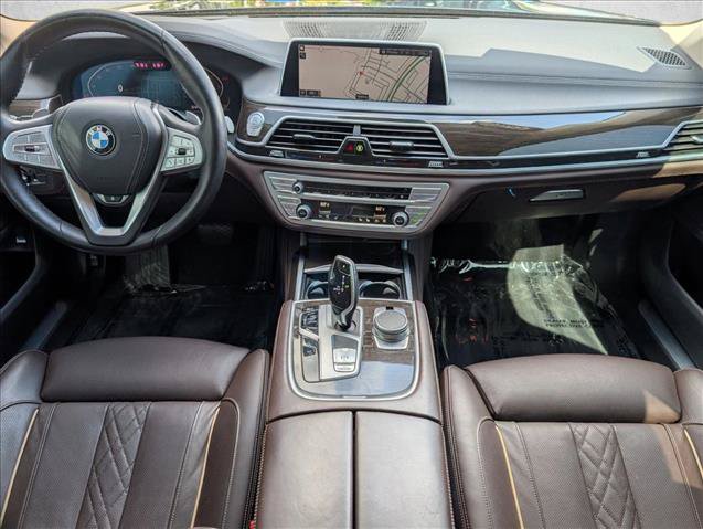 Used 2022 BMW 750i xDrive AWD/4WD image 19