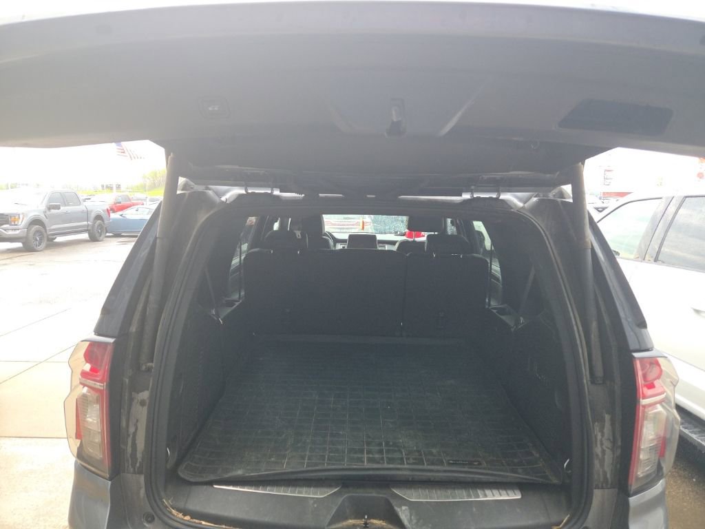 Used 2022 Chevrolet Tahoe Z71 w/ Luxury Package image 4