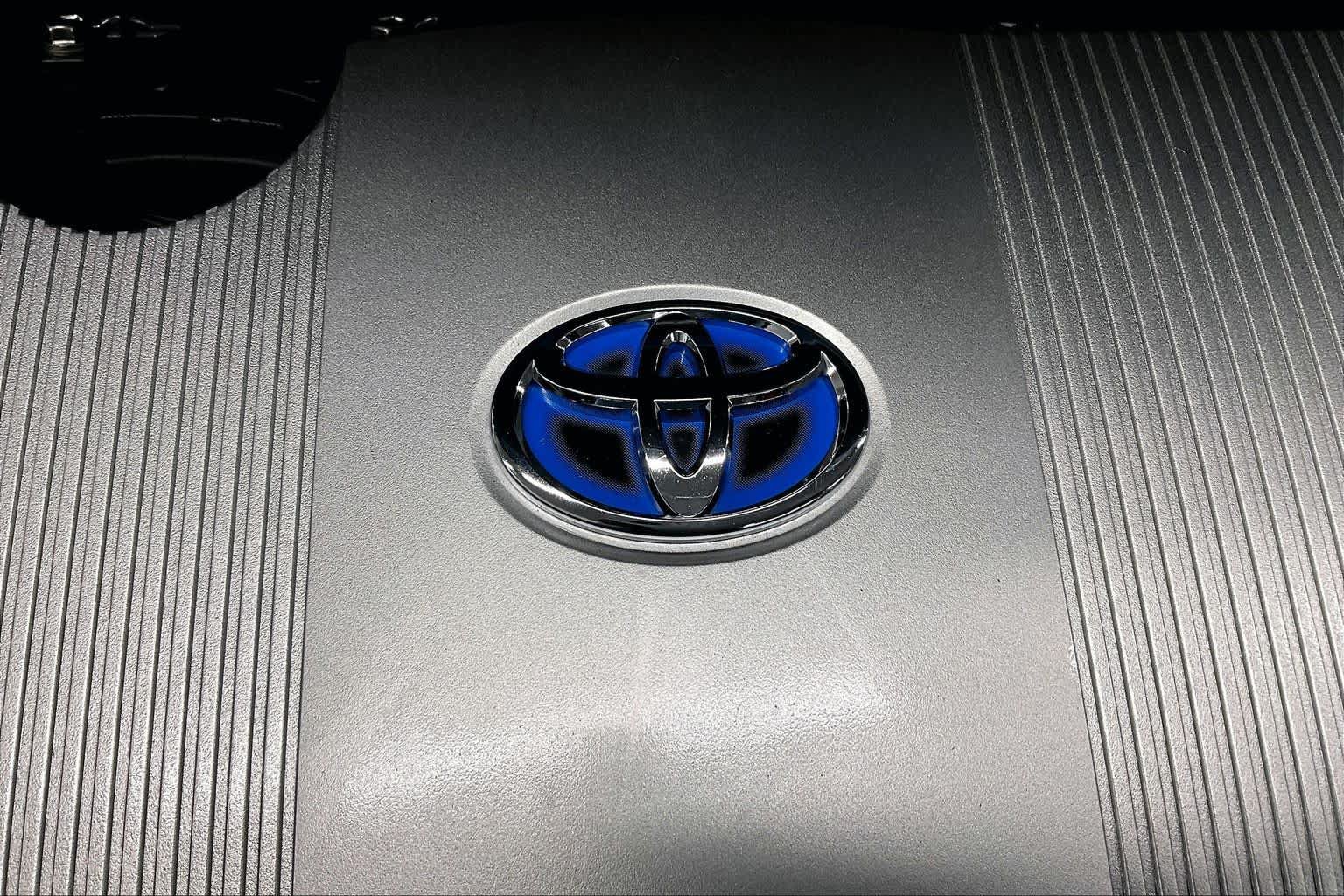 Used 2017 Toyota Prius Prime Premium w/ Carpet Mat Package FWD image 31