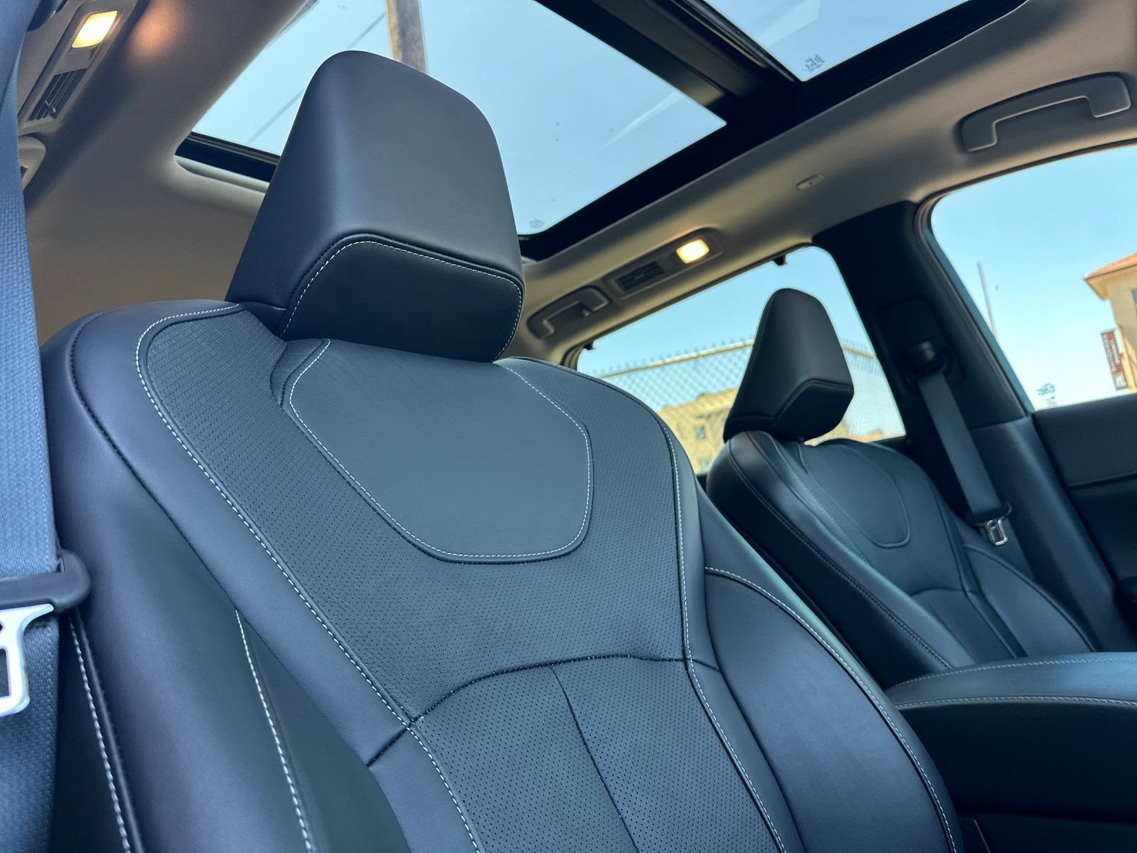 Used 2025 INFINITI QX60 Luxe FWD image 18