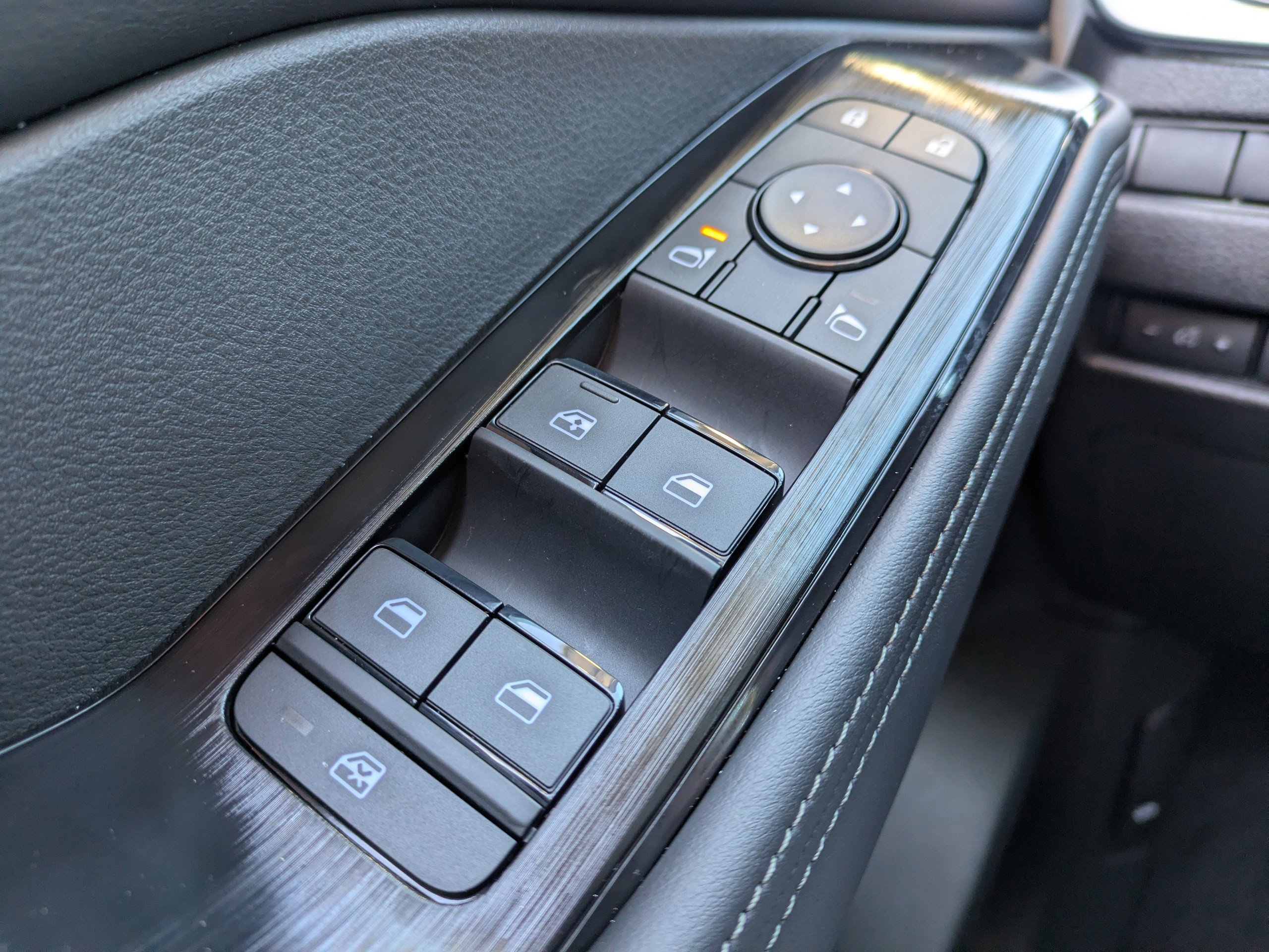 New 2027 Nissan Rogue SV w/ Cold Weather Package FWD image 23